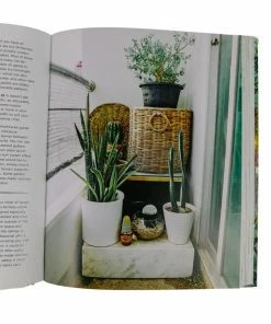 Simon & Schuster Small Space Style Home Decor