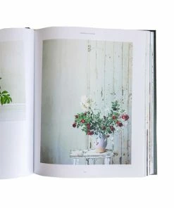 Hachette A Tree In The House: Flowers For Your Home, Special Occasions And Every Day Home Decor