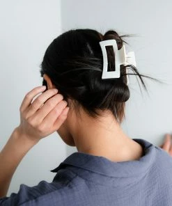 Angels Welcome Market White Noise Claw Clip