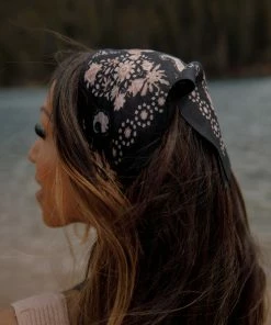 Leto Margeret Bandana