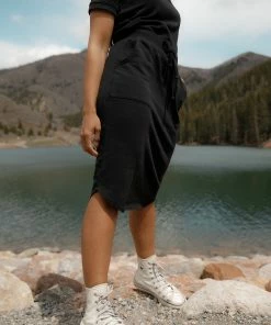 TeaNRose Berry Sweet Skirt In Black Apparel