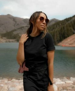 TeaNRose Apparel Berry Sweet Top In Black