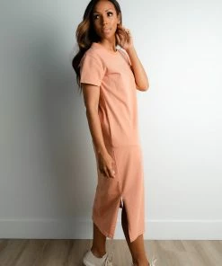 TeaNRose Delta Dress In Coral Apparel