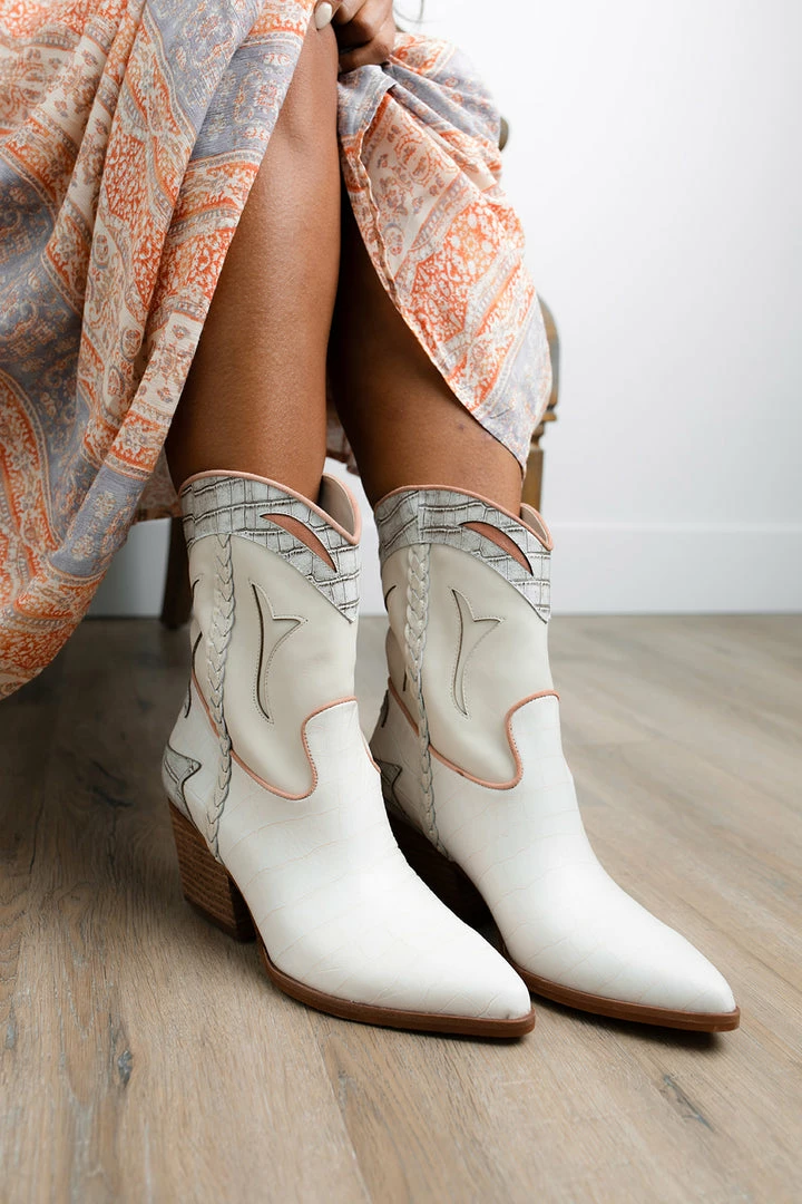 Shoes Dolce Vita Loral Booties