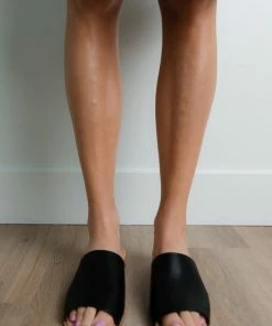 Thistle And Clover Capsule Collection Harper Sandals In Black