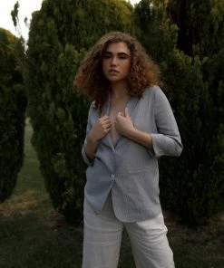 Doe & Rae Apparel Pettey Linen Blazer