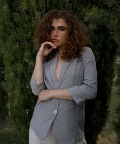 Doe & Rae Apparel Pettey Linen Blazer