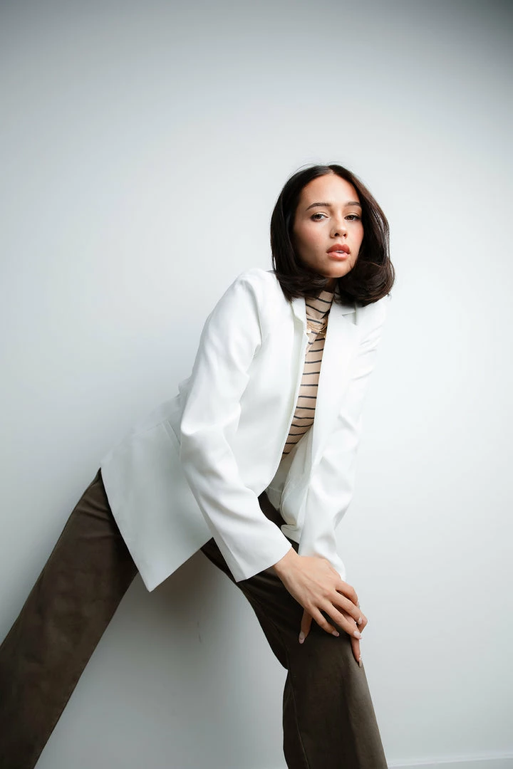 TeaNRose Apparel Flora White Blazer