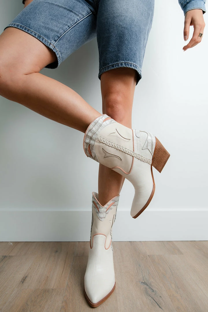 Shoes Dolce Vita Loral Booties