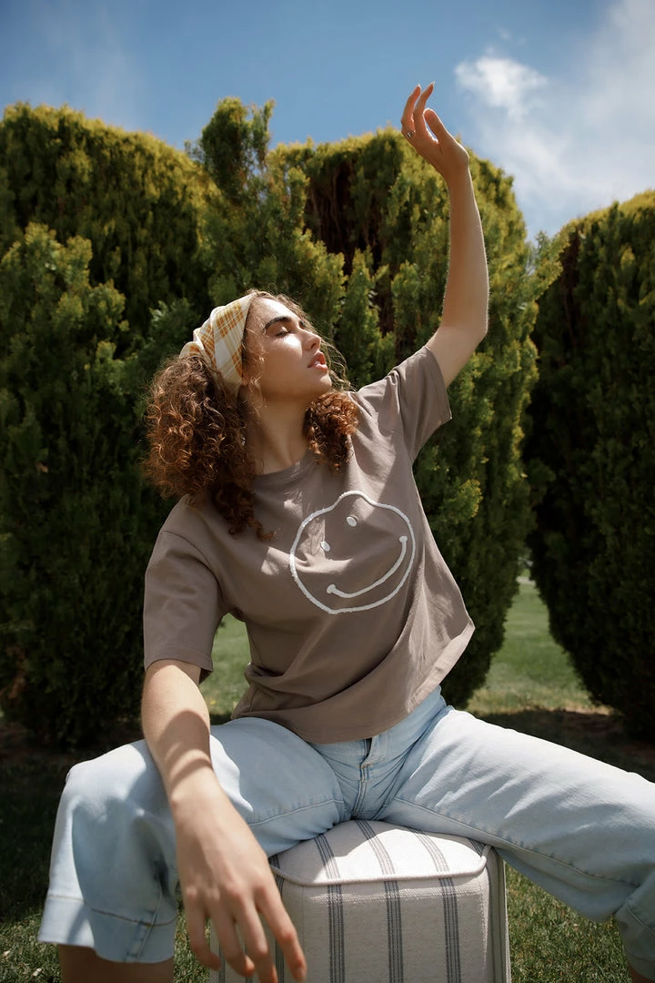 Newbury Kustom All Smiles Graphic Tee In Mocha Apparel