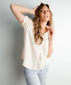 Doe & Rae Capri Button Blouse
