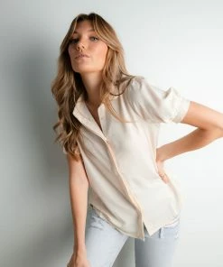 Doe & Rae Capri Button Blouse