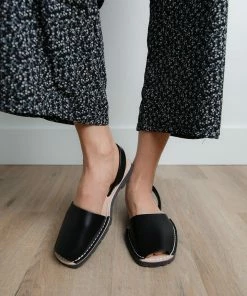 Avarcas USA Pons: Leather Sandal In Black