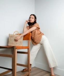 Grade & Gather Coastline Linen Top In Brown