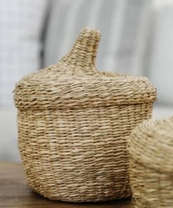 Creative Co-op Home Decor Woven Seagrass Basket With Lid