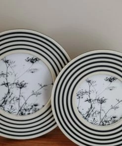 Sagebrook Black Circle Frame Home Decor